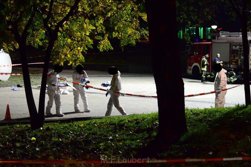 Einsatz BF Messerstecherei Koeln Neustadt Nord Eberplatz Platzmitte P105.JPG - Miklos Laubert